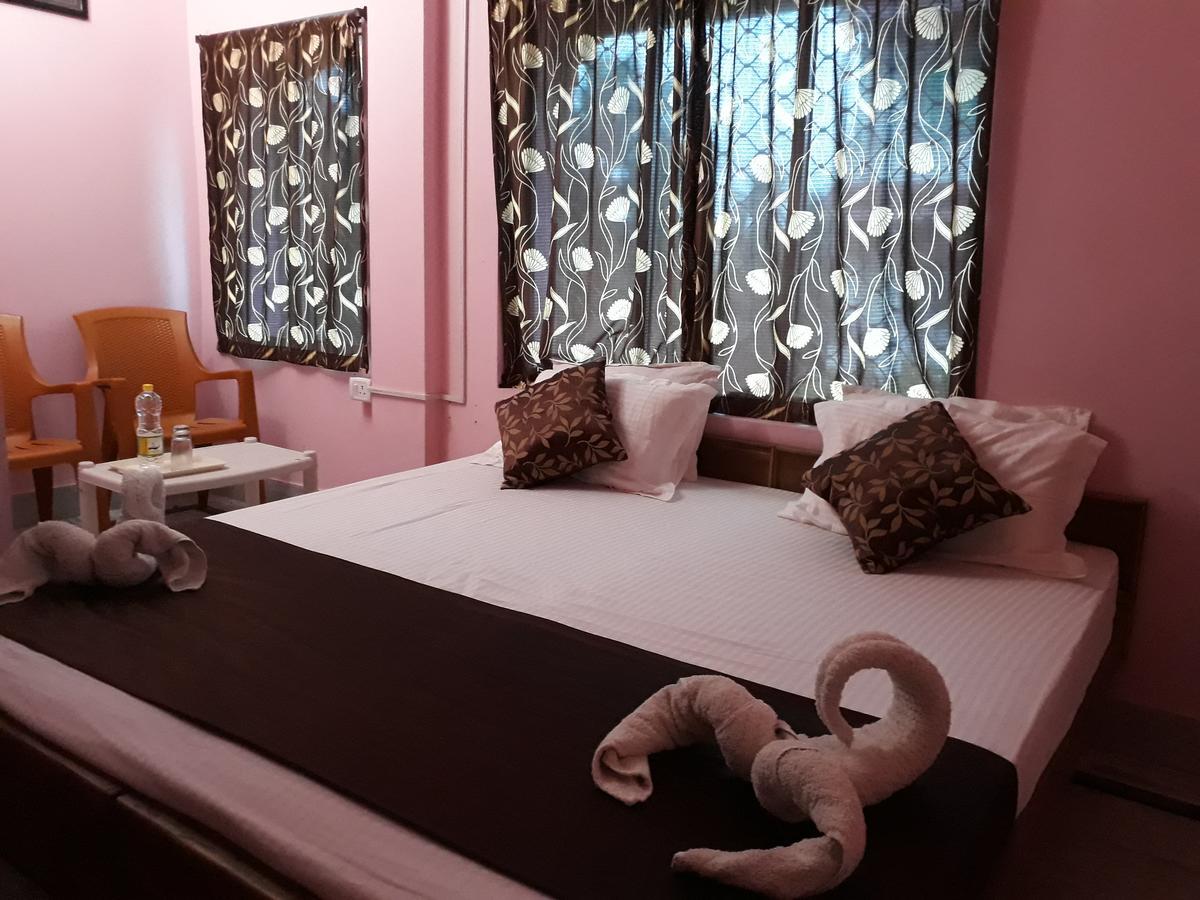 Hotel Gunjan Puri Exterior foto