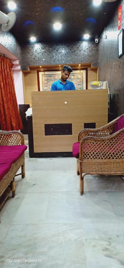 Hotel Gunjan Puri Exterior foto